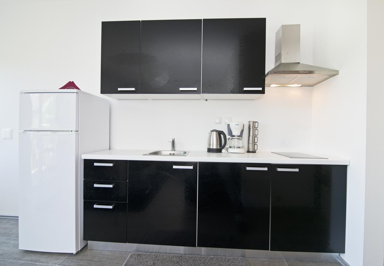 Rooms & Apartments Marinero Betina  Exterior foto